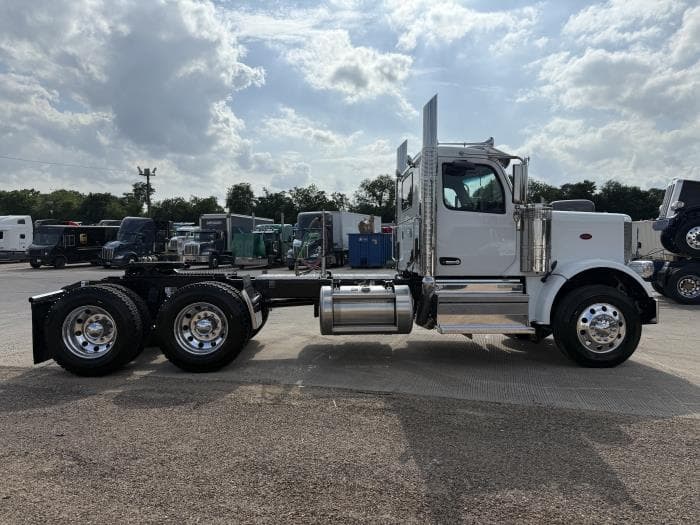 2026 Peterbilt 589 in Dallas, TX — photo 12