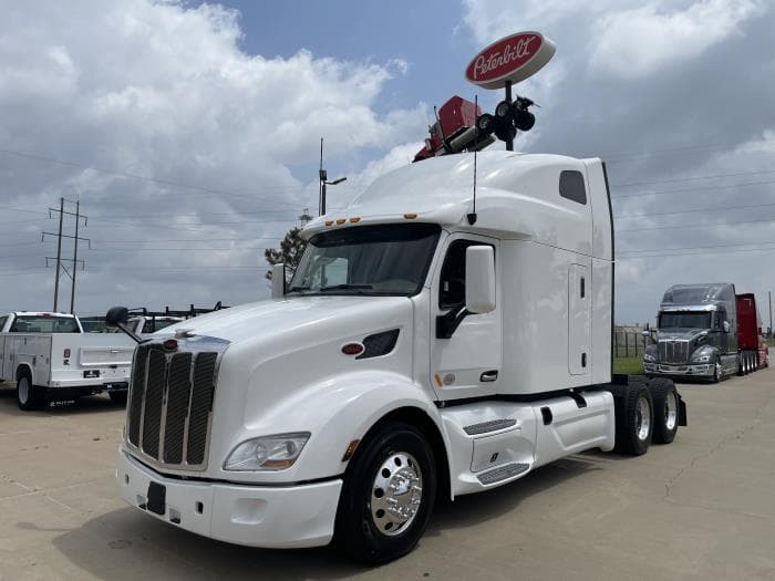 2022 Peterbilt 579 in Oklahoma City, OK — photo 2