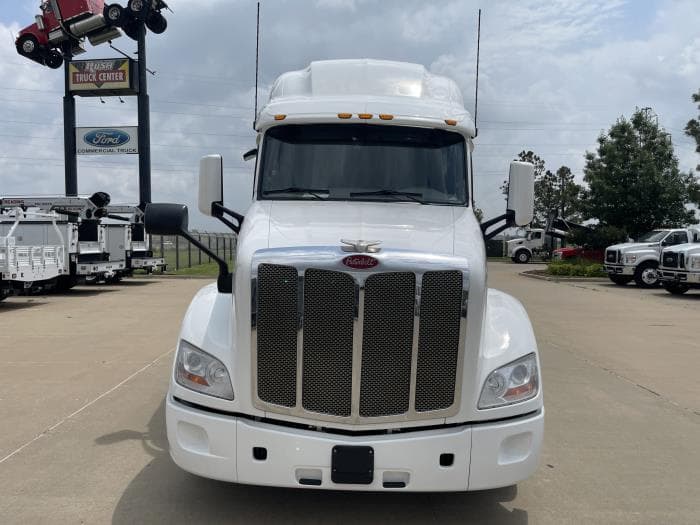 2022 Peterbilt 579 in Oklahoma City, OK — photo 3
