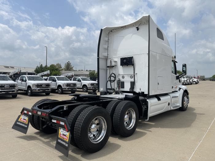 2022 Peterbilt 579 in Oklahoma City, OK — photo 9