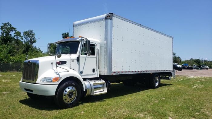 2020 Peterbilt 337 in Orlando, FL — photo 2