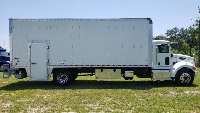 2020 Peterbilt 337 in Orlando, FL — photo 5