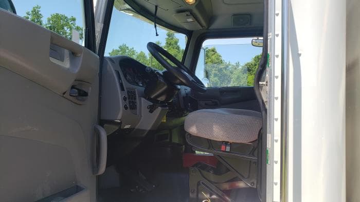 2020 Peterbilt 337 in Orlando, FL — photo 10