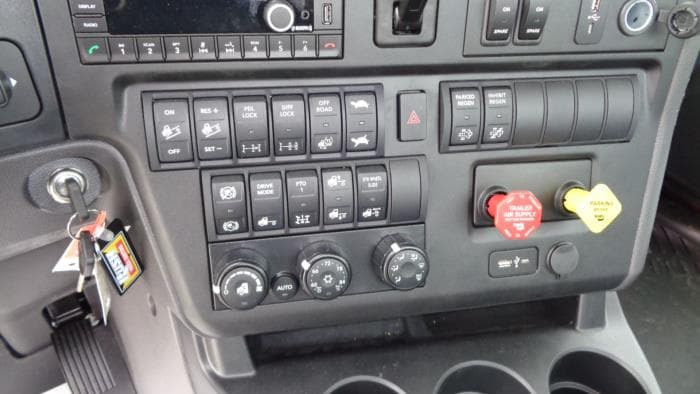 2026 International LT in Springfield, IL, IL — photo 17