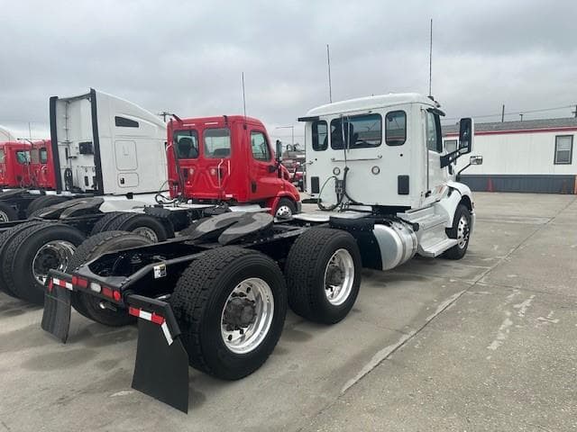 2020 Peterbilt 579 in Fontana, CA — photo 7