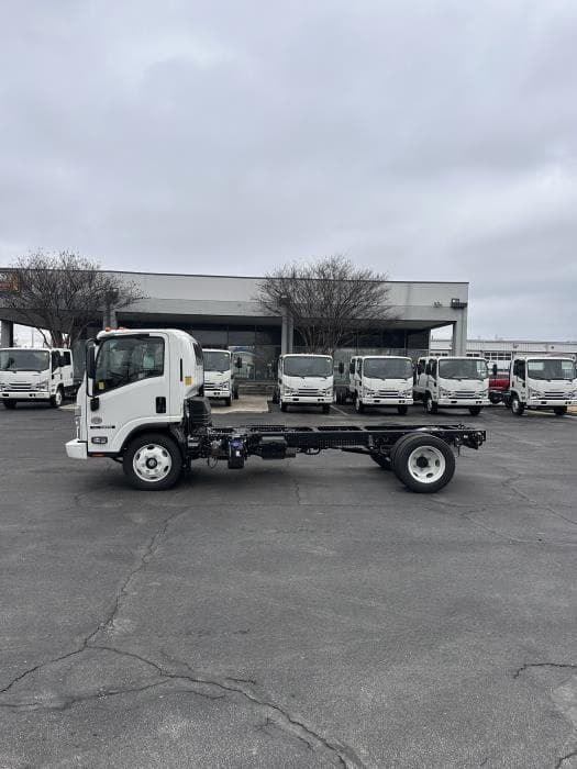 2024 Isuzu NRR in Memphis, TN — photo 18