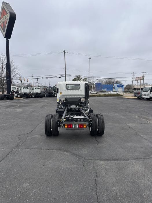 2024 Isuzu NRR in Memphis, TN — photo 20