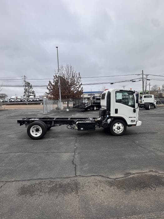 2024 Isuzu NRR in Memphis, TN — photo 22