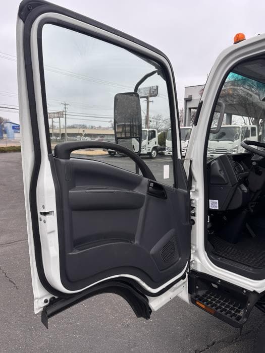 2024 Isuzu NRR in Memphis, TN — photo 26