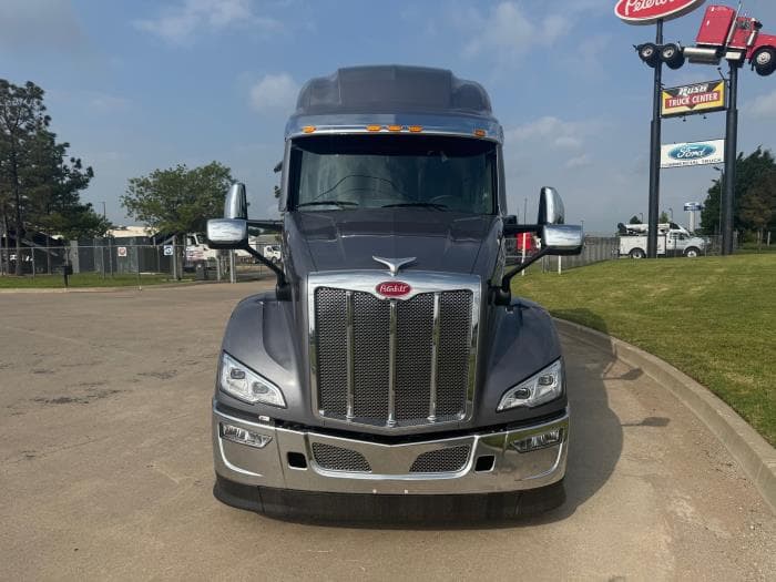 2026 Peterbilt 579 in Oklahoma City, OK — photo 8