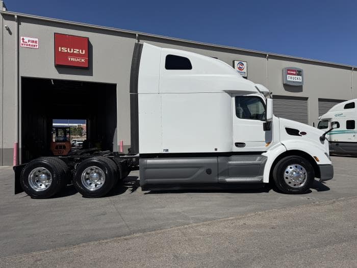 2021 Peterbilt 579 in El Paso, TX — photo 5