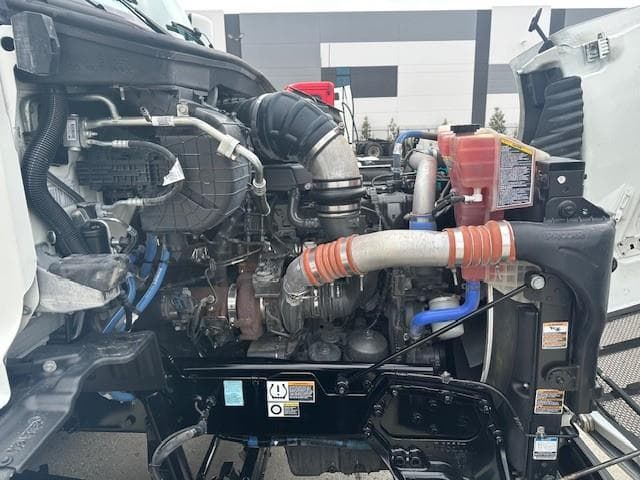 2021 Peterbilt 579 in Fontana, CA — photo 14