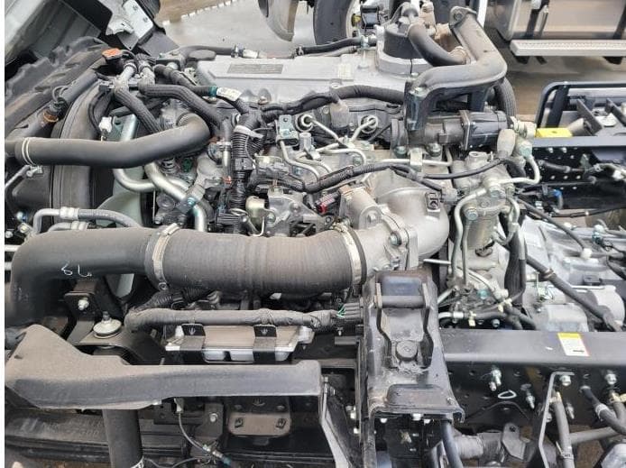 2025 Isuzu NRR in Elk Grove, CA — photo 6