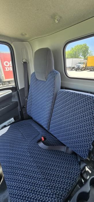 2025 Isuzu NRR in Olathe, KS — photo 12