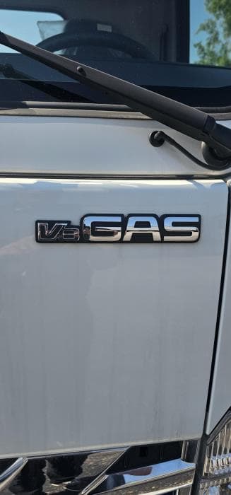 2025 Isuzu NRR in Olathe, KS — photo 10