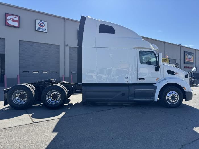 2021 Peterbilt 579 in El Paso, TX — photo 5