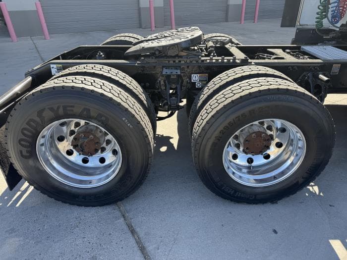 2021 Peterbilt 579 in El Paso, TX — photo 11