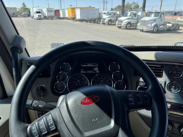2021 Peterbilt 579 in El Paso, TX — photo 20