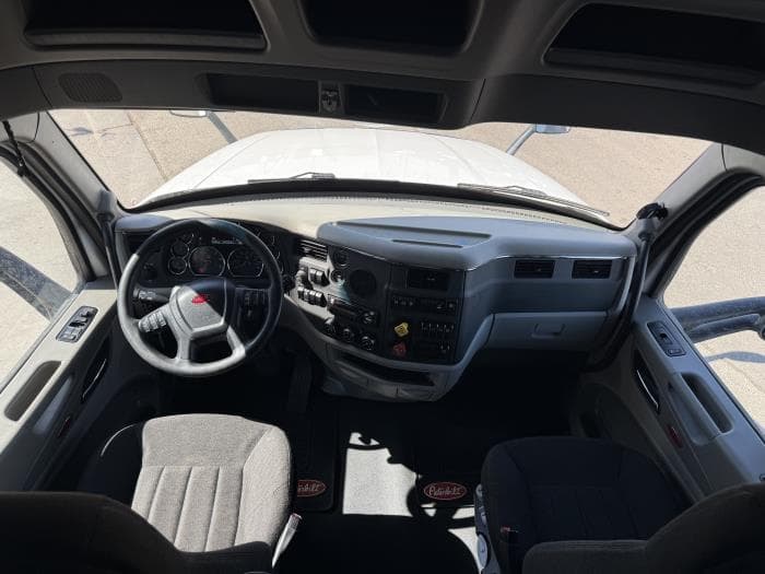 2021 Peterbilt 579 in El Paso, TX — photo 23