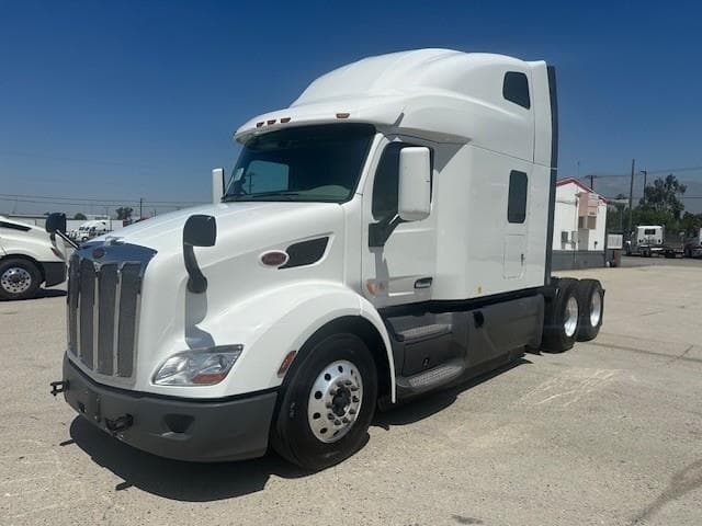 2021 Peterbilt 579 in Fontana, CA — photo 11
