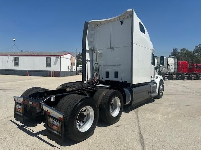 2021 Peterbilt 579 in Fontana, CA — photo 13