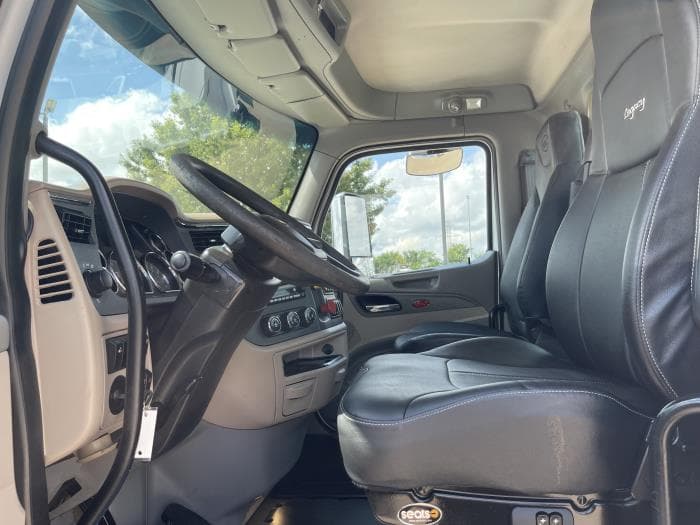 2022 Peterbilt 567 in Mobile, AL — photo 17