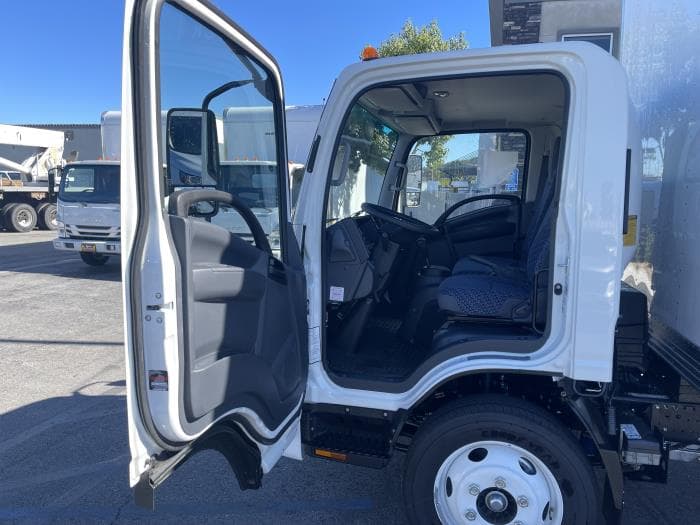 2025 Isuzu NRR in Whittier, CA — photo 10