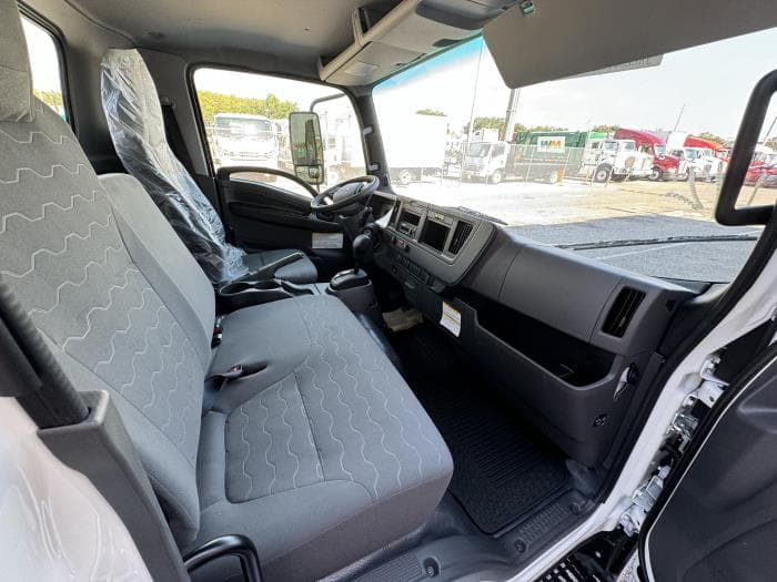 2026 Isuzu NRR in Orlando, FL — photo 10