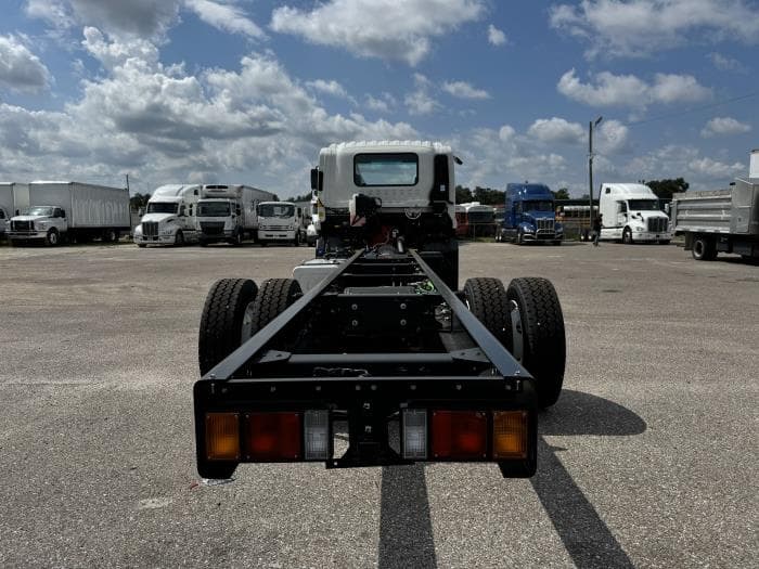 2025 Isuzu FTR in Orlando, FL — photo 7