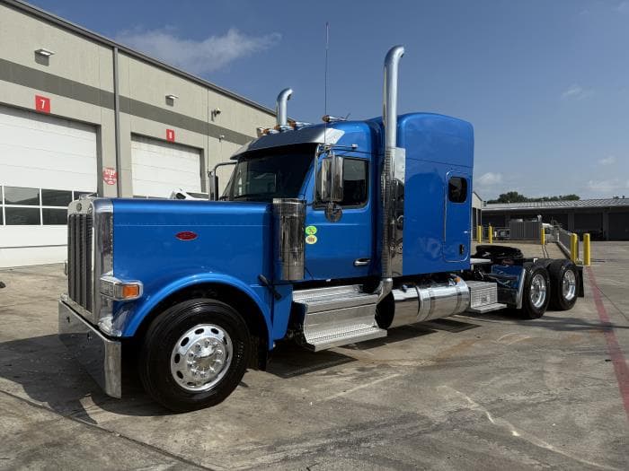 2026 Peterbilt 589 in Dallas, TX — photo 4