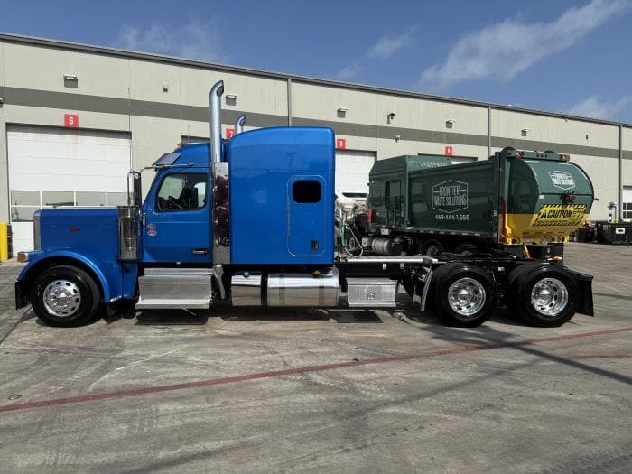 2026 Peterbilt 589 in Dallas, TX — photo 5