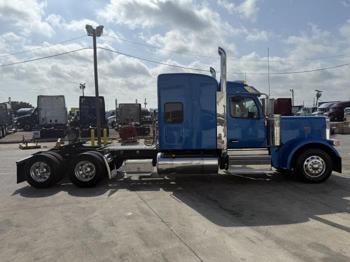 2026 Peterbilt 589 in Dallas, TX — photo 10