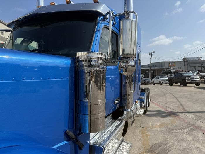 2026 Peterbilt 589 in Dallas, TX — photo 15