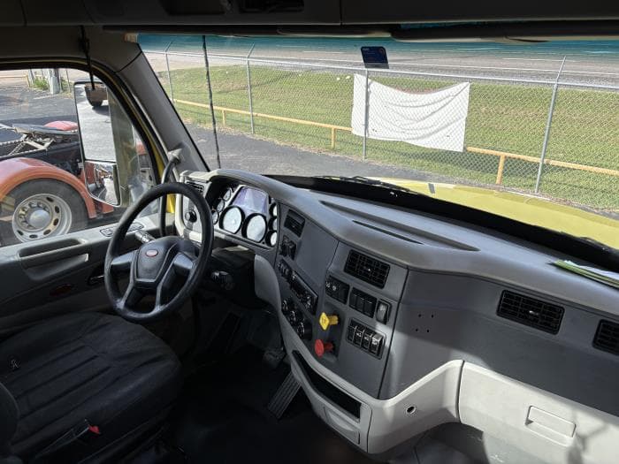 2020 Peterbilt 579 in Tyler, TX — photo 10