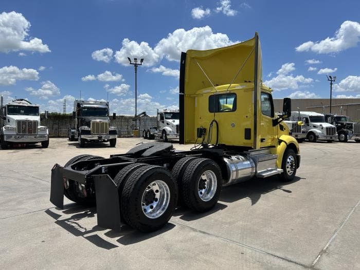 2021 Peterbilt 579 in Houston, TX — photo 6