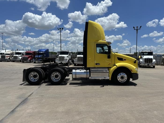 2021 Peterbilt 579 in Houston, TX — photo 7