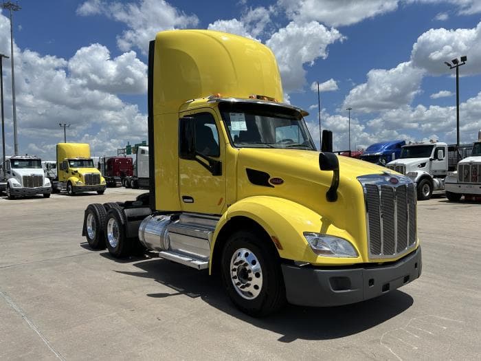 2021 Peterbilt 579 in Houston, TX — photo 8