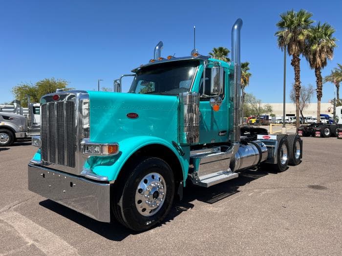 2026 Peterbilt 589 in Phoenix, AZ — photo 3