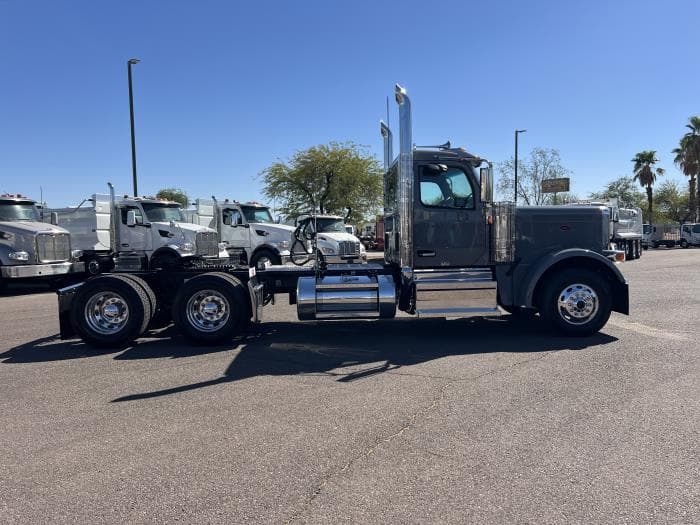 2026 Peterbilt 589 in Phoenix, AZ — photo 8