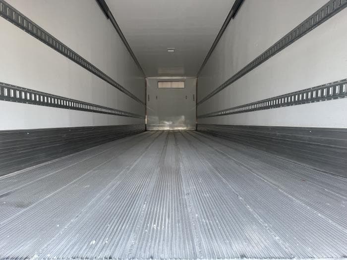 2025 Peterbilt 536 in Dallas, TX — photo 16