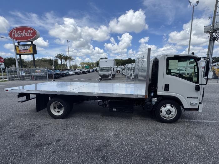 2025 Isuzu NRR in Orlando, FL — photo 6