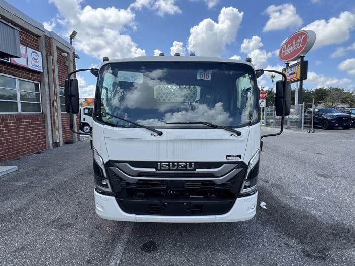 2025 Isuzu NRR in Orlando, FL — photo 8