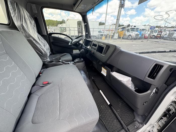 2025 Isuzu NRR in Orlando, FL — photo 12