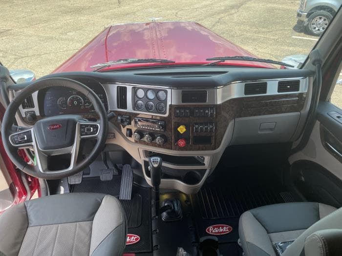 2026 Peterbilt 589 in Lubbock, TX — photo 7