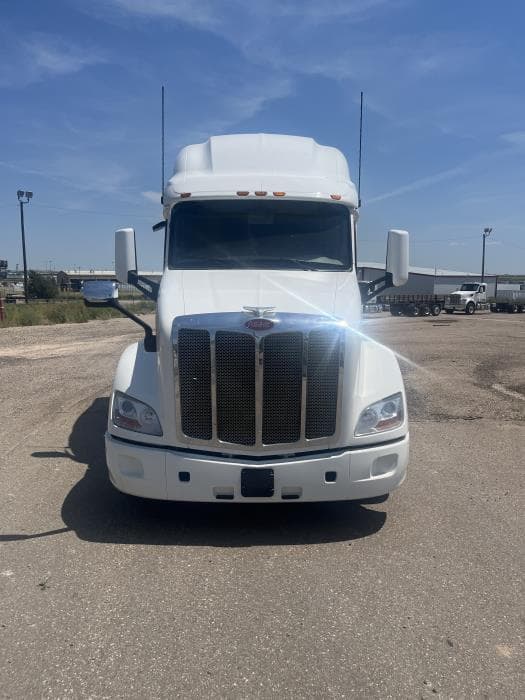 2022 Peterbilt 579 in Amarillo, TX — photo 3