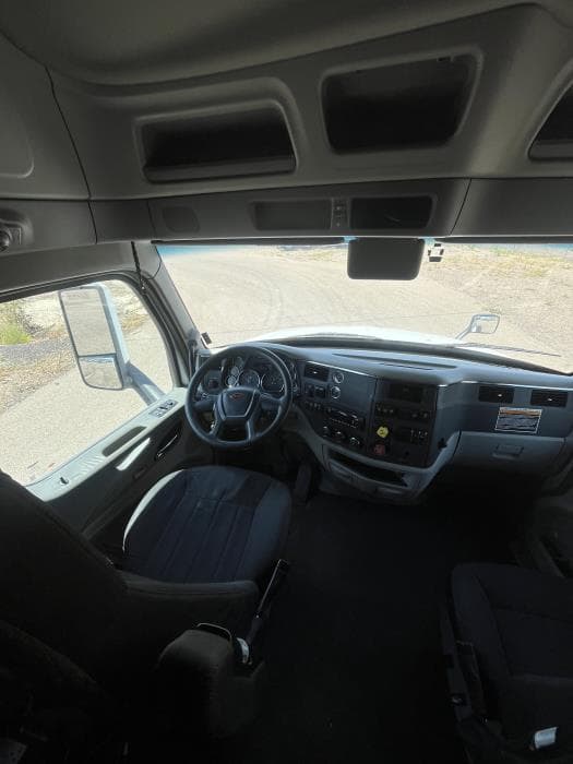 2022 Peterbilt 579 in Amarillo, TX — photo 11