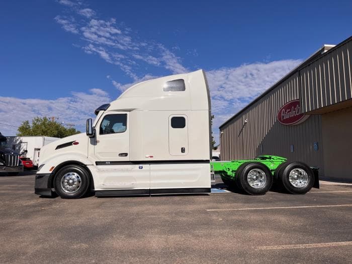 2026 Peterbilt 579 in Albuquerque, NM — photo 3