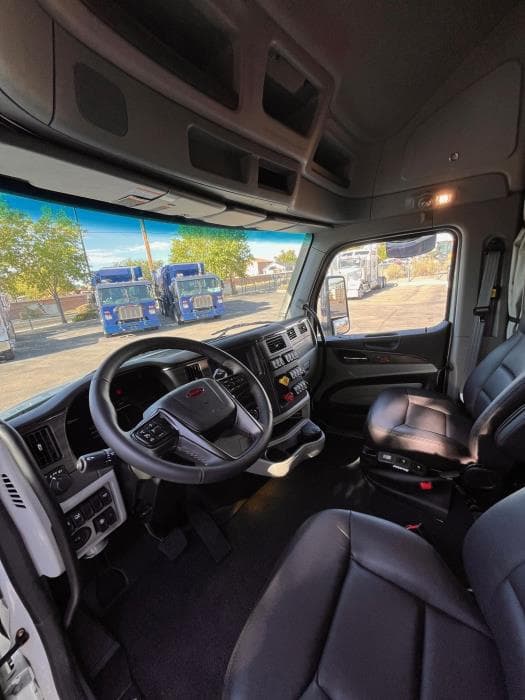 2026 Peterbilt 579 in Albuquerque, NM — photo 15
