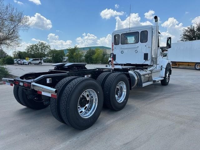 2026 Peterbilt 567 in Fort Worth, TX — photo 8