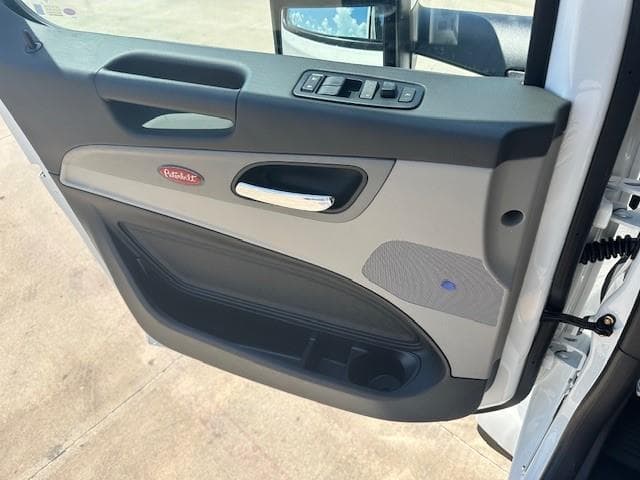 2026 Peterbilt 567 in Fort Worth, TX — photo 37